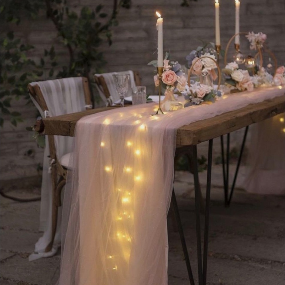 18 Mauve, 1 Navy, table runners